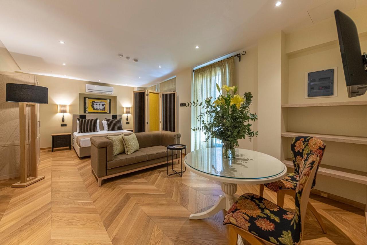 Ipelhome - Plaka Boutique Apartments أثينا المظهر الخارجي الصورة